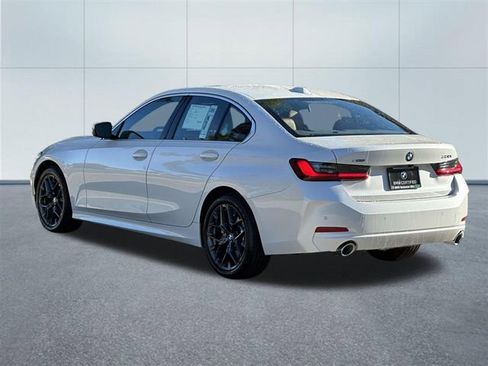 Certified 2025 BMW 330i xDrive Sedan w/ Convenience Package image 9