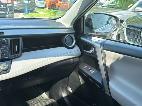 Used 2017 Toyota RAV4 XLE AWD/4WD image 24