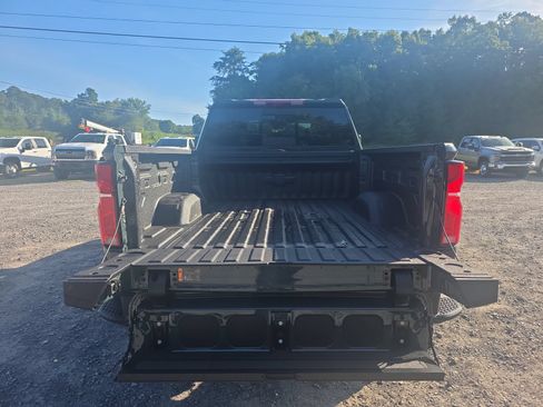 New 2026 Chevrolet Silverado 2500 ZR2 w/ LPO, Dark Essentials Package AWD/4WD image 24