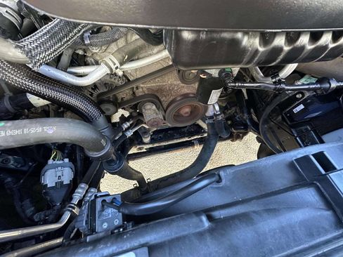 Used 2018 Jeep Grand Cherokee Limited image 33