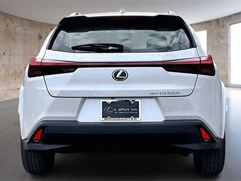 New 2025 Lexus UX 300h 300h Premium image 4