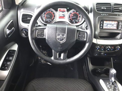 Used 2019 Dodge Journey SE image 26