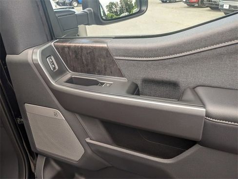 New 2025 Ford F250 Lariat w/ Lariat Ultimate Package image 37