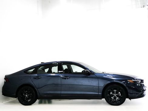 Used 2025 Honda Accord SE image 5
