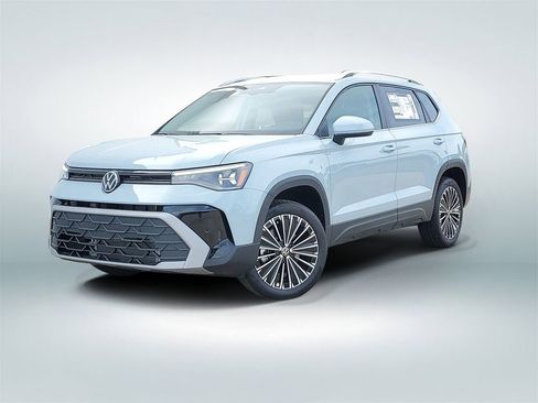 New 2026 Volkswagen Taos SE FWD image 1