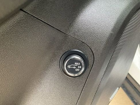 Used 2023 GMC Acadia Denali w/ Denali Technology Package image 6