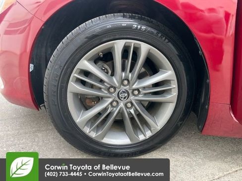 Used 2015 Toyota Camry SE w/ Moonroof Package image 26
