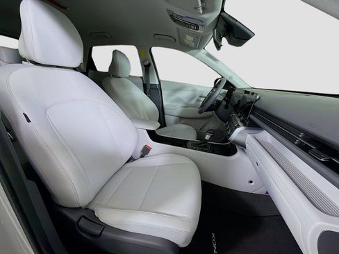 Used 2026 Hyundai Kona SE FWD image 30