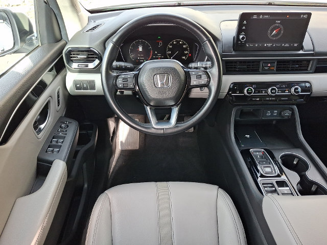 Used 2025 Honda Pilot EX-L image 12