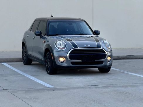 Used 2017 MINI Cooper 4-Door Hardtop FWD image 9