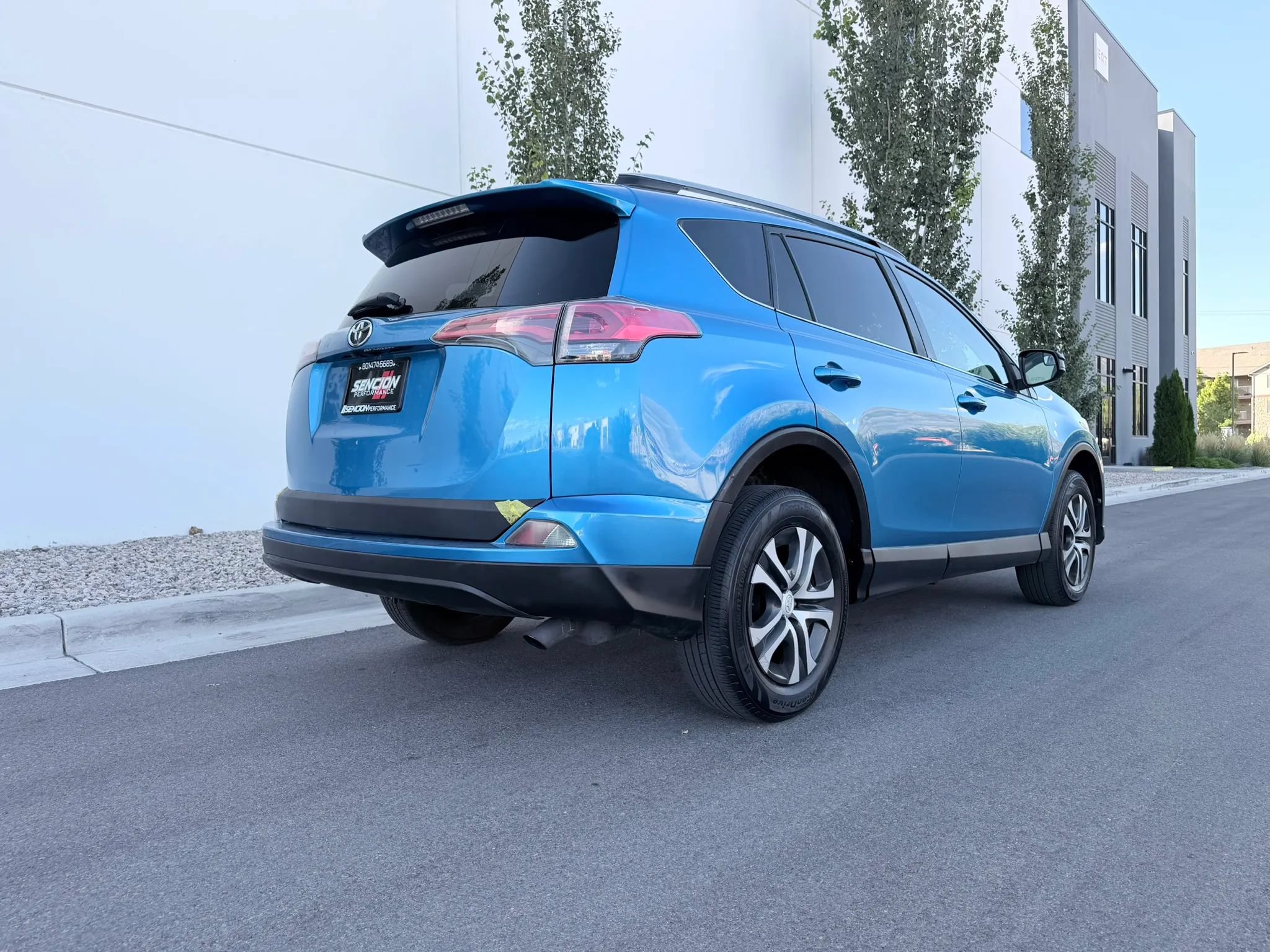 Used 2017 Toyota RAV4 LE w/ Carpet Mat Package AWD/4WD image 6