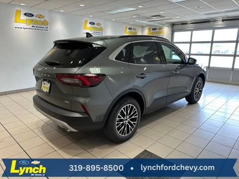 New 2025 Ford Escape SE image 20