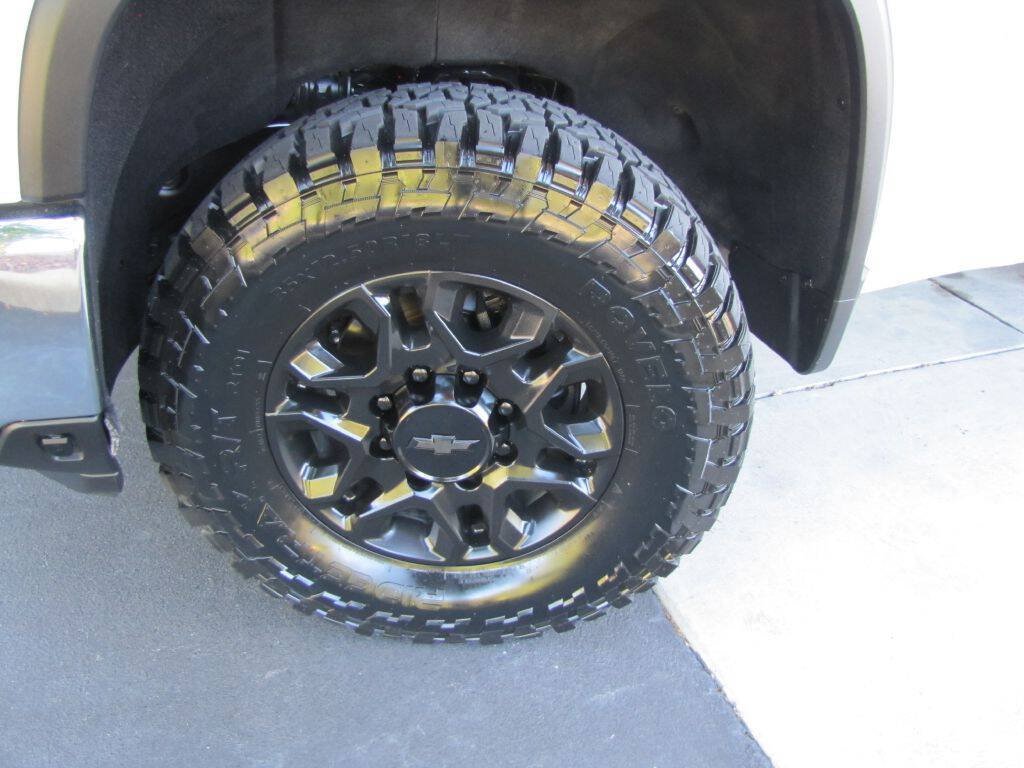 Used 2024 Chevrolet Silverado 2500 LT AWD/4WD image 22
