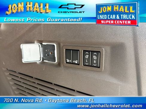 Used 2021 GMC Yukon SLT w/ Rear Media and Nav Package AWD/4WD image 10