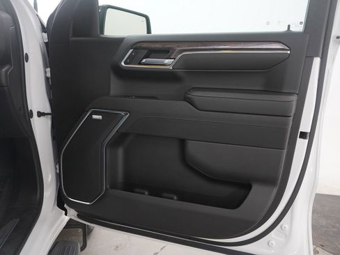 Used 2024 Chevrolet Silverado 1500 LTZ w/ Z71 Off-Road Package image 9