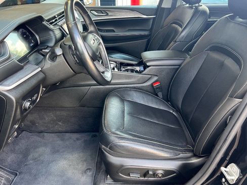 Used 2022 Jeep Grand Cherokee L Limited image 15