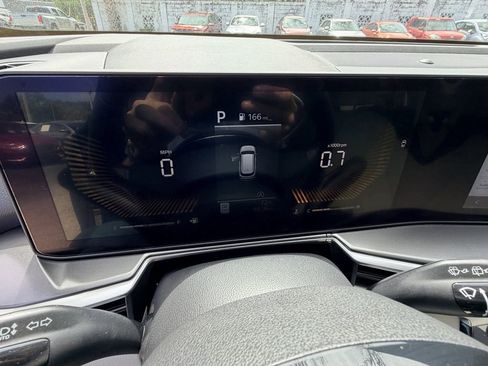 Certified 2025 Kia Sorento S image 33