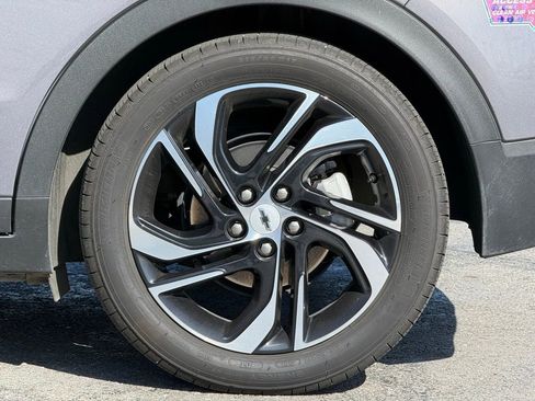 Used 2023 Chevrolet Bolt LT w/ Infotainment Package image 3