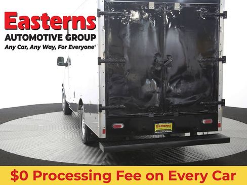 Used 2017 Chevrolet Express 3500 RWD image 33