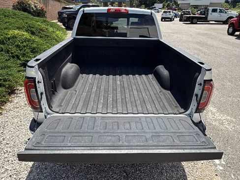 Used 2018 GMC Sierra 1500 Denali w/ Denali Ultimate Package AWD/4WD image 9