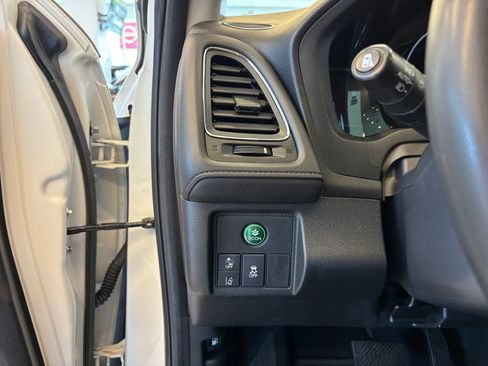 Used 2020 Honda HR-V EX image 16