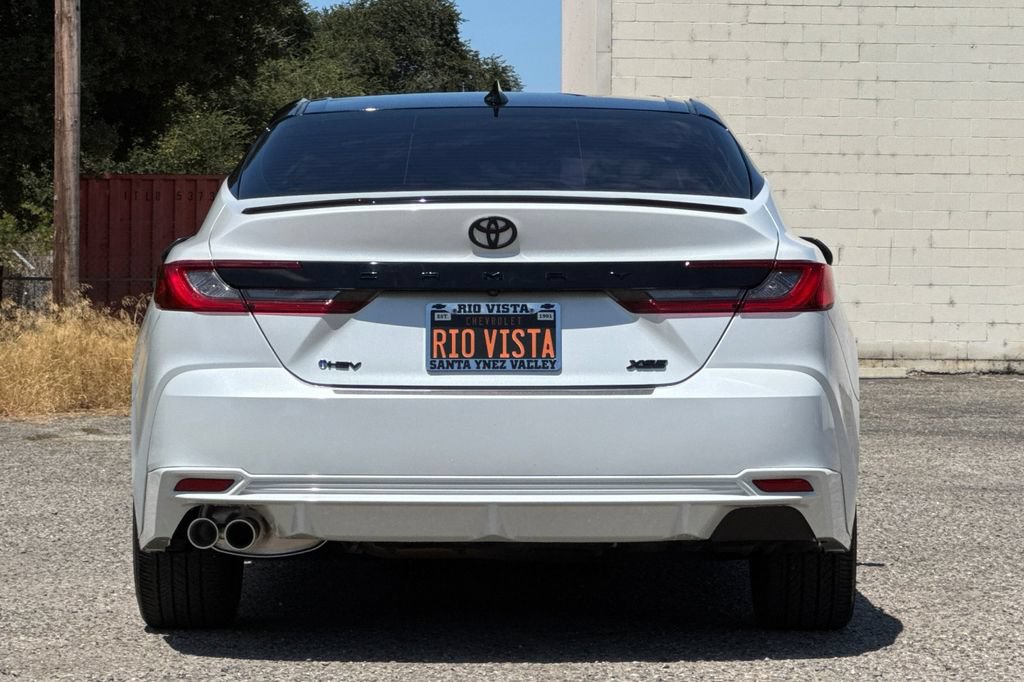 Used 2025 Toyota Camry XSE FWD image 5