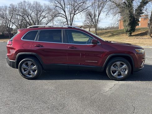 Used 2019 Jeep Cherokee Limited AWD/4WD image 6