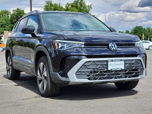 New 2025 Volkswagen Taos SE image 30