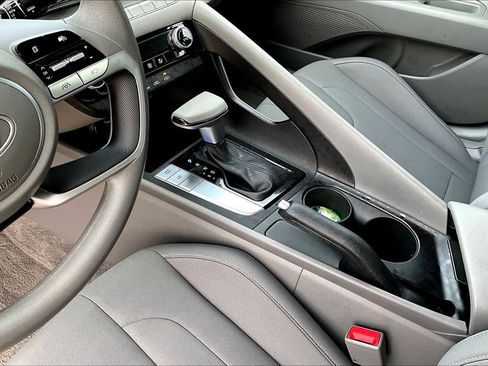 Certified 2024 Hyundai Elantra SEL FWD image 16