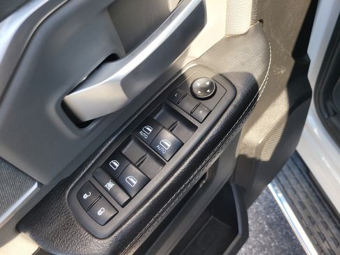 Used 2021 RAM 2500 Big Horn AWD/4WD image 17
