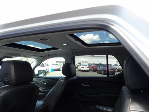 Used 2019 Chevrolet Traverse Premier AWD/4WD image 10