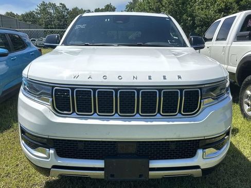 Used 2024 Jeep Wagoneer L Series II RWD image 13