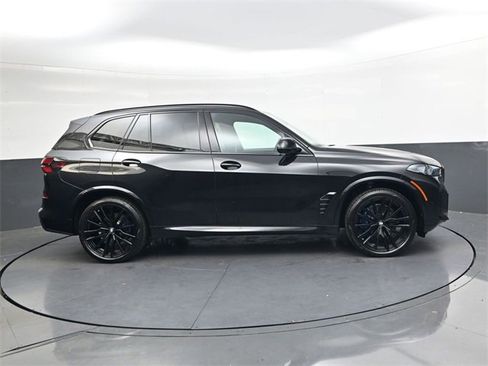 New 2026 BMW X5 xDrive40i w/ M Sport Package image 3