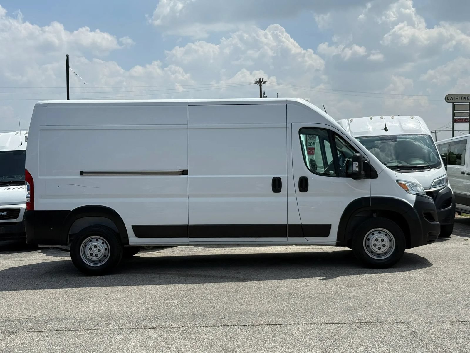 Used 2023 RAM ProMaster 2500 FWD image 6