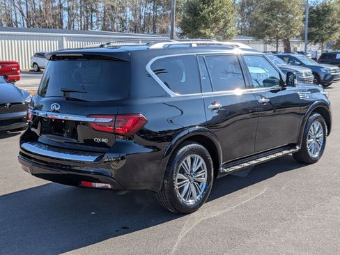 Used 2021 INFINITI QX80 Luxe w/ All-Season Package image 3