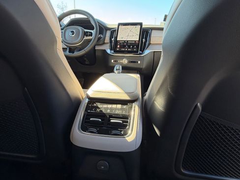 New 2026 Volvo XC90 T8 Ultra w/ Protection Package Premier image 12