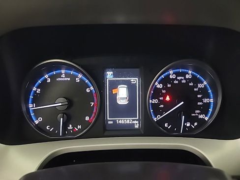 Used 2018 Toyota RAV4 LE AWD/4WD image 28