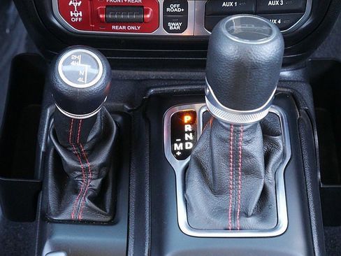 Used 2021 Jeep Gladiator Rubicon image 21