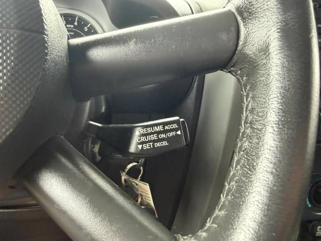 Used 2007 Jeep Wrangler Sahara w/ Dual Top Group AWD/4WD image 18