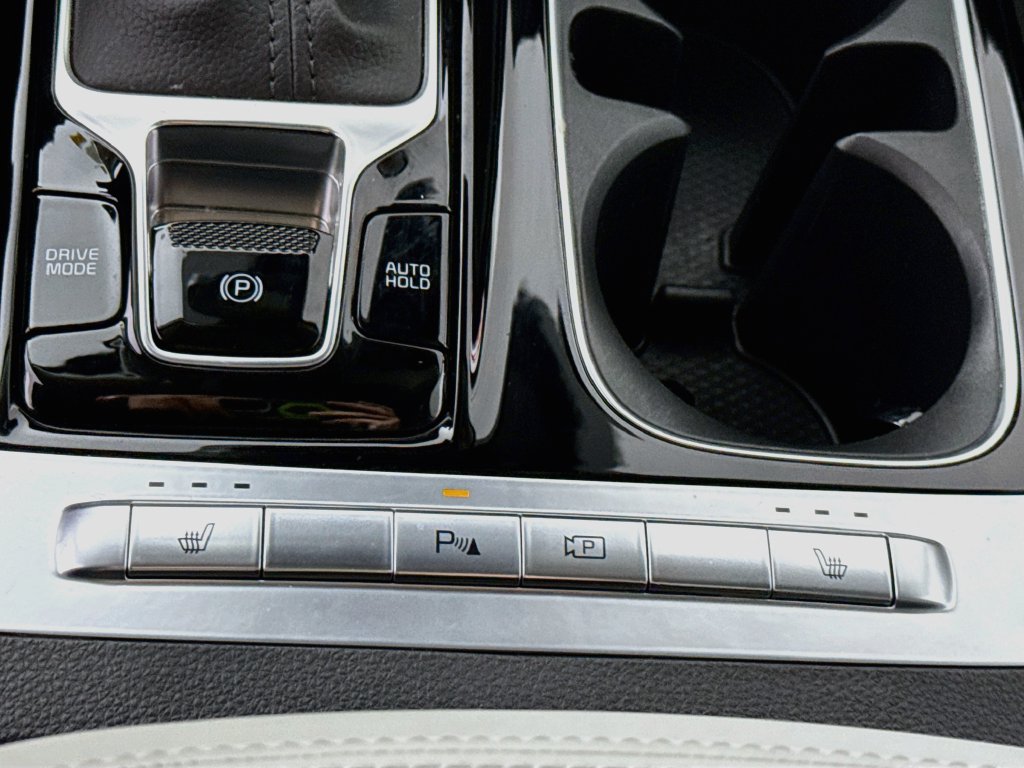 Certified 2024 Kia Carnival EX FWD image 12