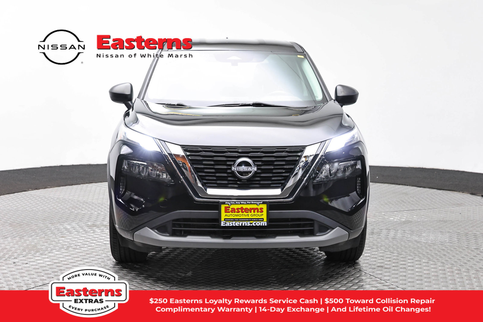 Used 2023 Nissan Rogue S AWD/4WD image 2