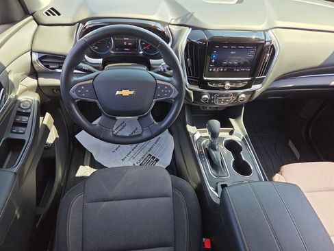 Used 2021 Chevrolet Traverse LT FWD image 9