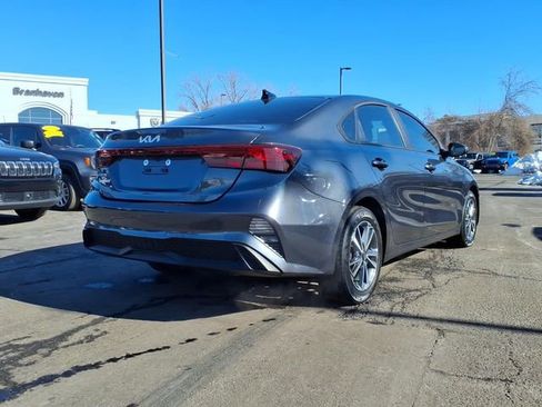 Used 2022 Kia Forte LXS w/ LXS Technology Package image 3