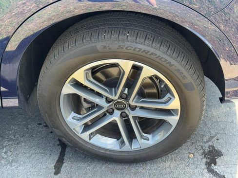 Used 2025 Audi Q5 Premium w/ Convenience Package image 5