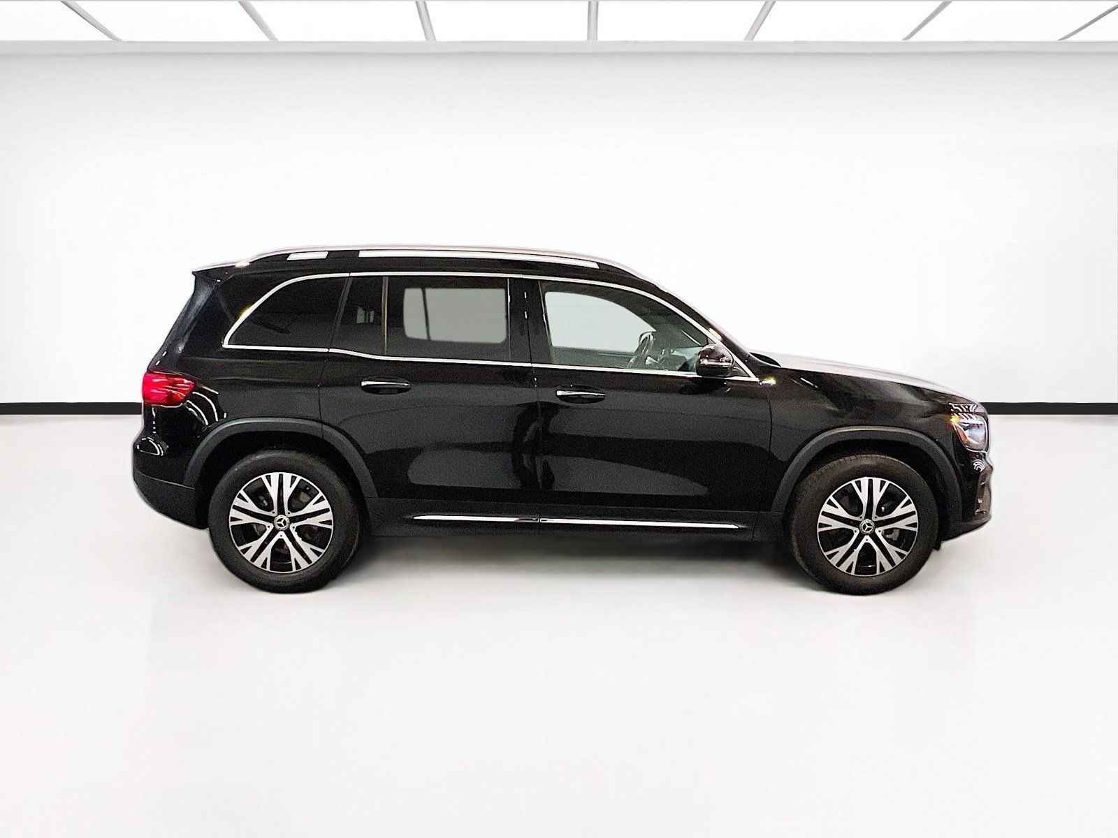 Used 2024 Mercedes-Benz GLB 250 image 23