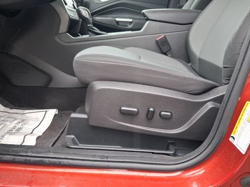 Used 2019 Ford Escape SE FWD image 19