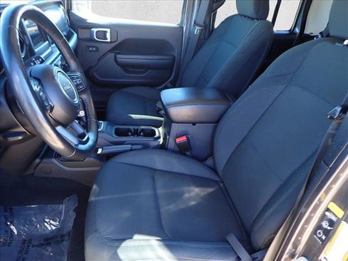 Used 2021 Jeep Gladiator Willys image 10