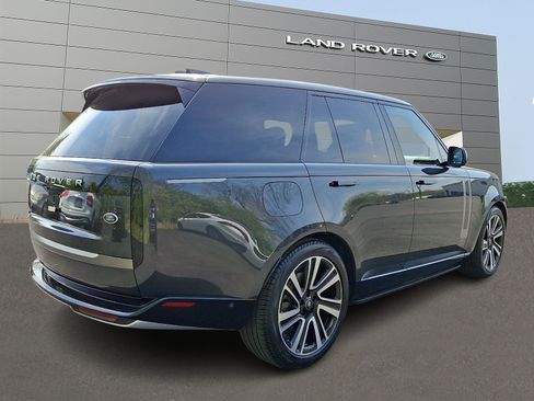 Used 2023 Land Rover Range Rover SE AWD/4WD image 2