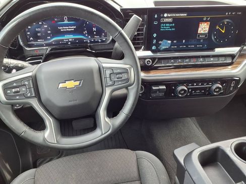 Used 2025 Chevrolet Silverado 1500 LT RWD image 13