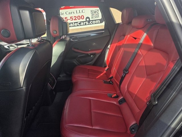Used 2023 Porsche Macan AWD/4WD image 11